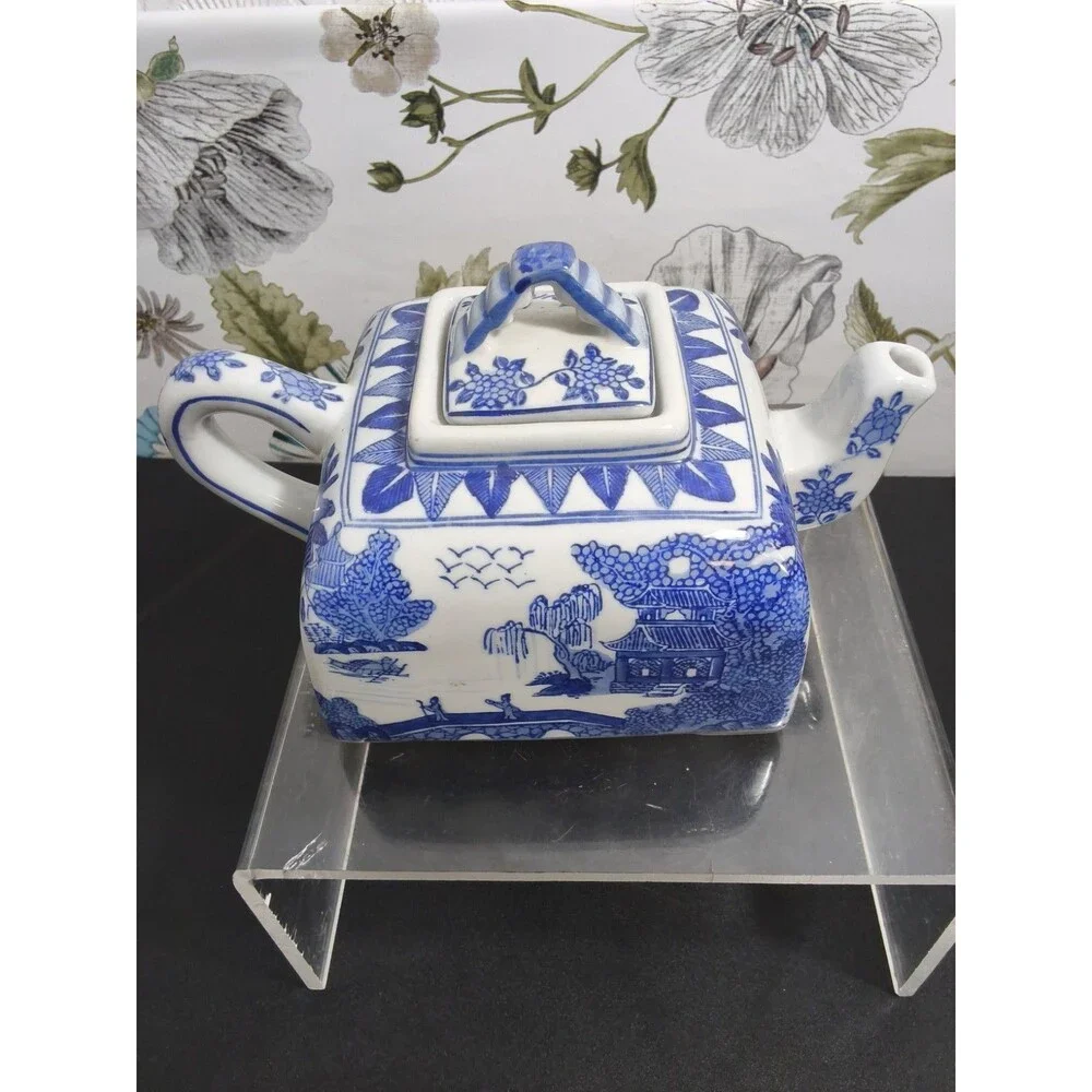 Andrea By Sedek Blue And White  Square Teapot . 5 